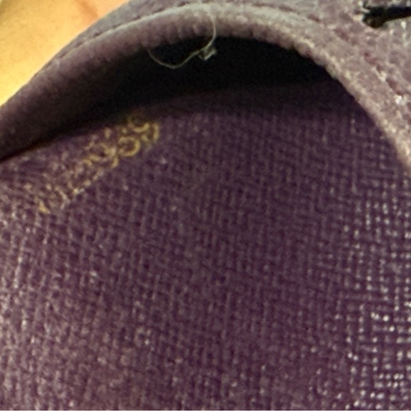 Authentic Vintage Louis Vuitton Epi Leather 1997 Porte-Billets Compact Wallet - Picture 9 of 12